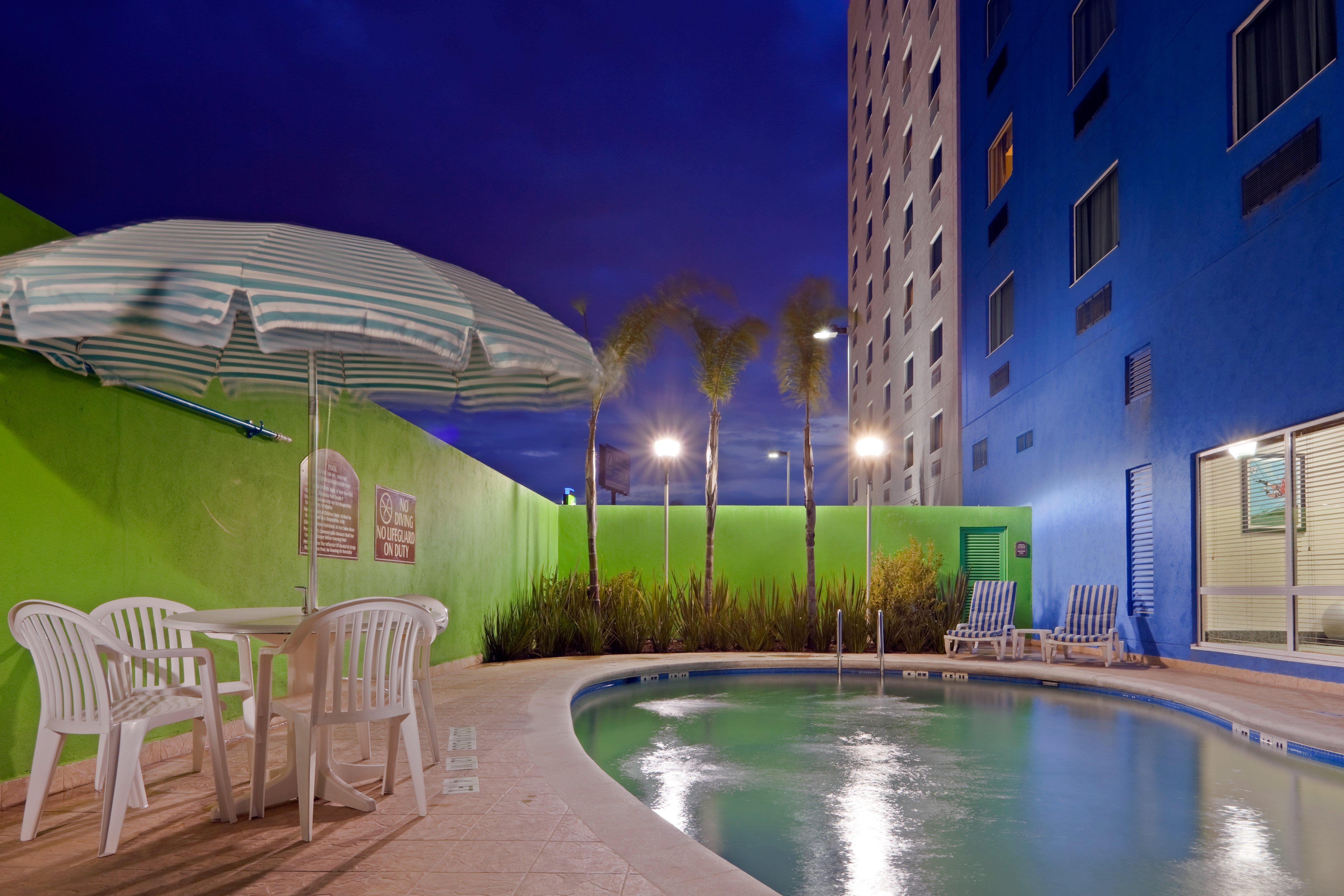 Holiday Inn Express & Suites Toluca Zona Aeropuerto, An Ihg Hotel Exterior photo